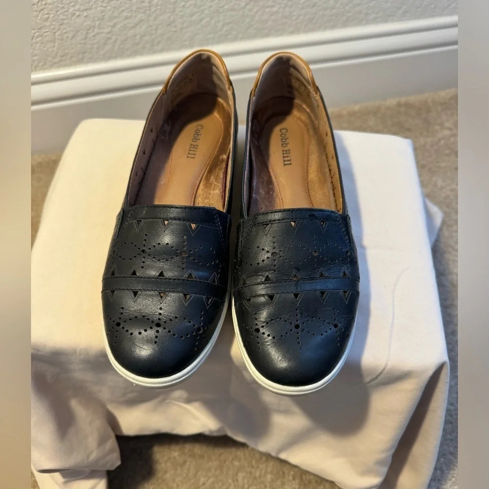 Cobb Hill Womens Bailee Size 5.5 Shoes Black Leather Slip On Comfort Fla…